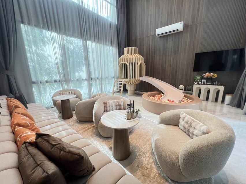 บ้านเดี่ยว ติดถนน ใกล้ทางด่วนเพียง 400 เมตร 4 ห้องนอน 4 ห้องน้ำ 3 ที่จอดรถ ราคราเริ่มต้น 8.99 ล้านบาท 7