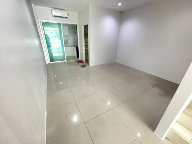 ให้เช่าทาวน์โฮม 3 ชั้น 20 ตร.ว. หมู่บ้านสัมมากร ซอยรามคำแหง112 ใกล้ BTS สัมมากร 2