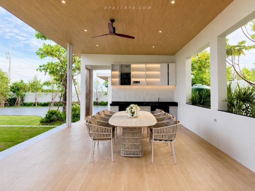 For Sale — Ultra Luxury Pool Villa near Mabprachan Lake, Pattaya• Land size: 408 sq.wah• Usable area: over 1,200 sq.m.• 5 luxury bedrooms• 10 bathroom รูปที่ 20