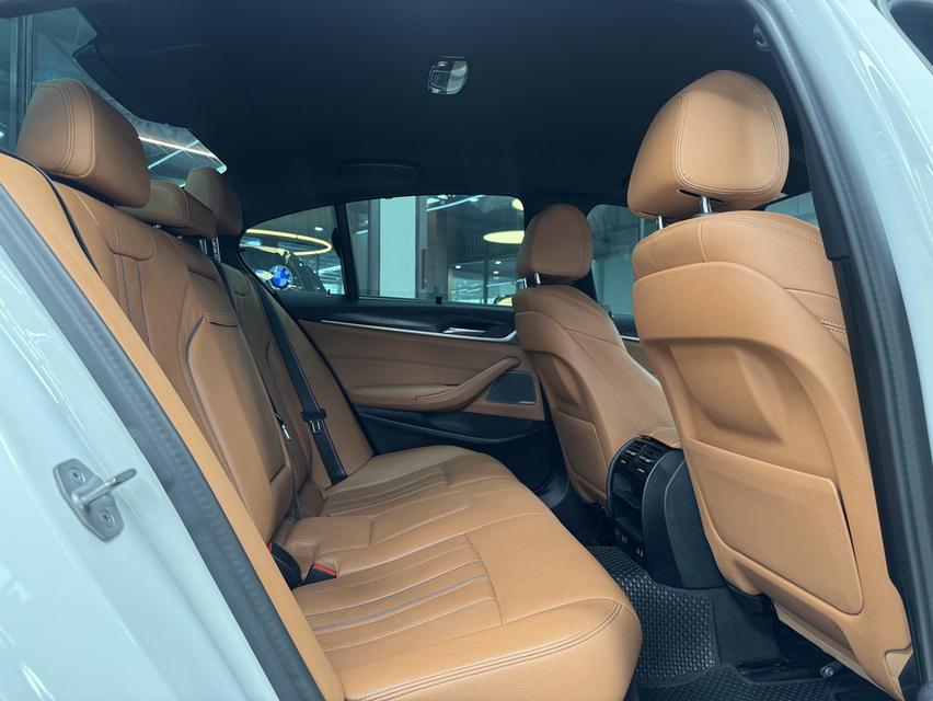 2023 BMW 520d M Sport G30 (ประวัติดี ไม่มีอุบัติเหตุ)