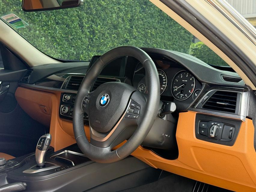 2019 BMW 320D F30 LCI รถมือเดียวออกป้ายแดง รถวิ่งน้อย เข้าศูนย์ตรงระยะ รถไม่เคยมีอุบัติเหตุครับ รูปที่ 10