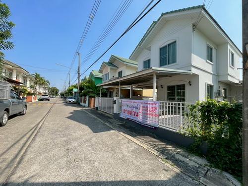 บ้านแฝด 2 ชั้น หมู่บ้านสินทรัพย์ 2 ขนาด 37.6 ตรว. พื้นที่ใช้สอยรวม 108 ตรม. ต.บึงยี่โถ อ.ธัญบุรี จ.ปทุมธานี 3