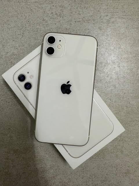 iPhone 11 128GB White 2