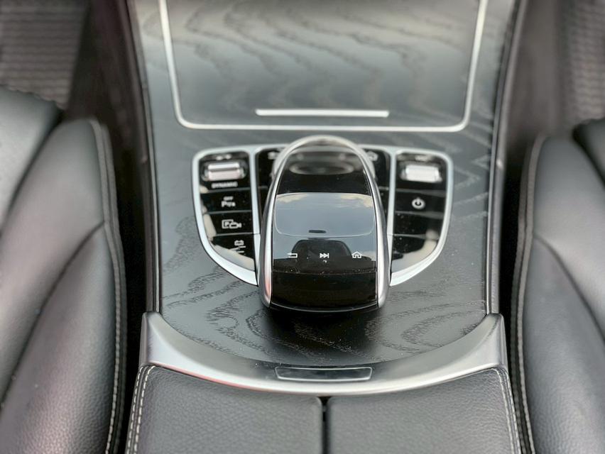 ปี 2019 BENZ C-CLASS, C300e AVANTGARDEโฉม W205 ปี14-23 สีดำ เกียร์ออโต้ เบนซิน/ไฟฟ้า 12