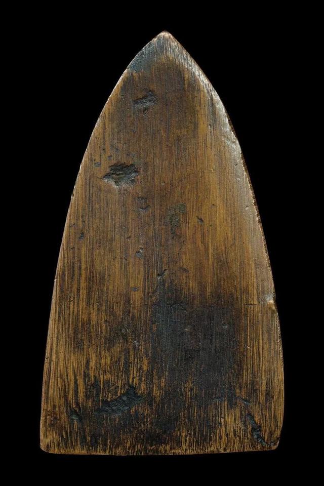 หลวงปู่ทวดพิมพ์เตารีดราคาแบ่งปัน