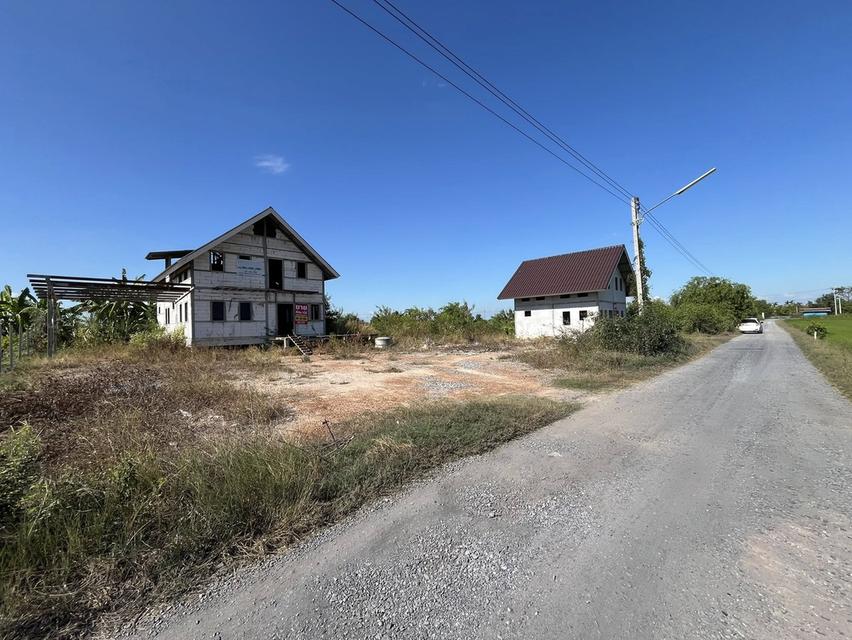 ที่ดินพร้อมสิ่งปลูกสร้าง ทำเลดี ถ.สุวินทวงศ์ 2