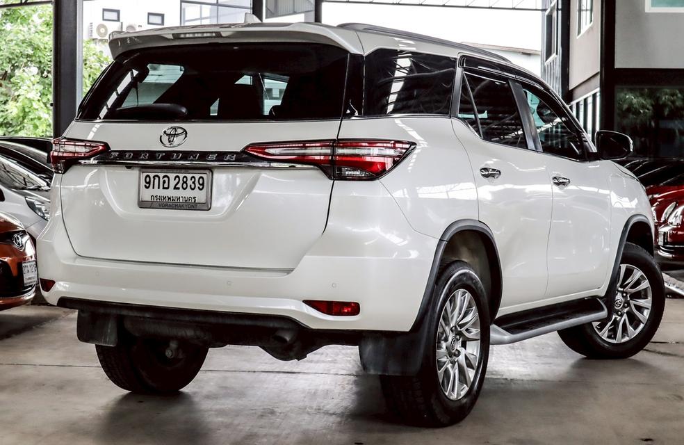 2021 TOYOTA FORTUNER 2.4V 15