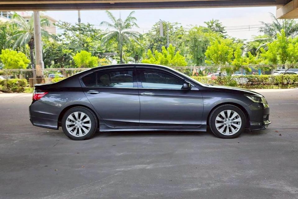 Honda Accord 2.0 EL AT ปี 2015 รถสวย สภาพดี