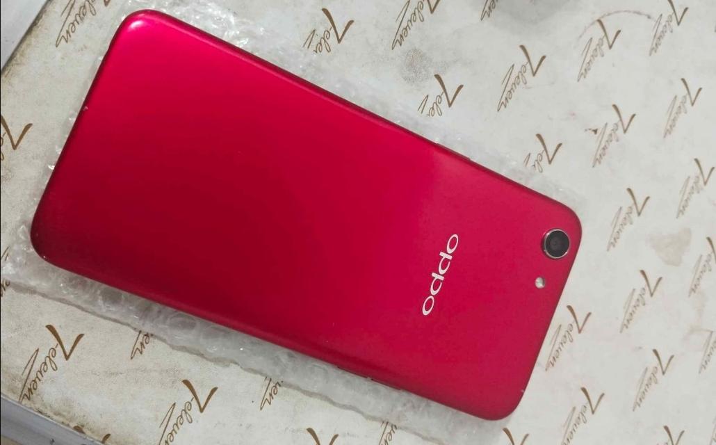 Oppo a83สีแดง 2