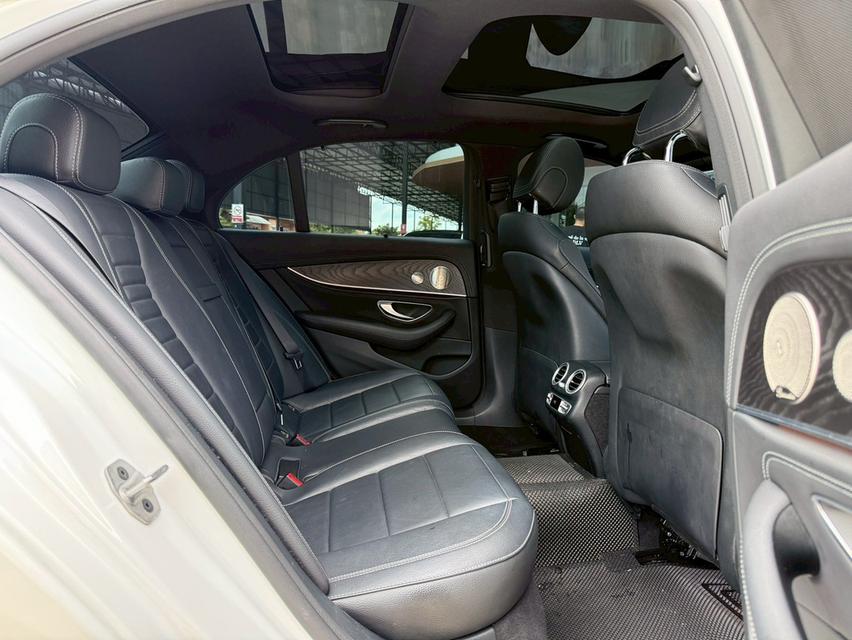 ปี 2021 BENZ E-CLASS, E300e 2.0 AMG DYNAMICโฉม W213 ปี16-24 (facelift) สีขาว รูปที่ 6
