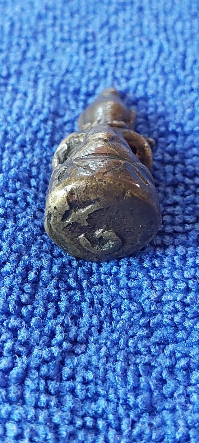 พระกริ่งเขมรถือดอกบัว ไม่ทราบที่่ รูปที่ 4