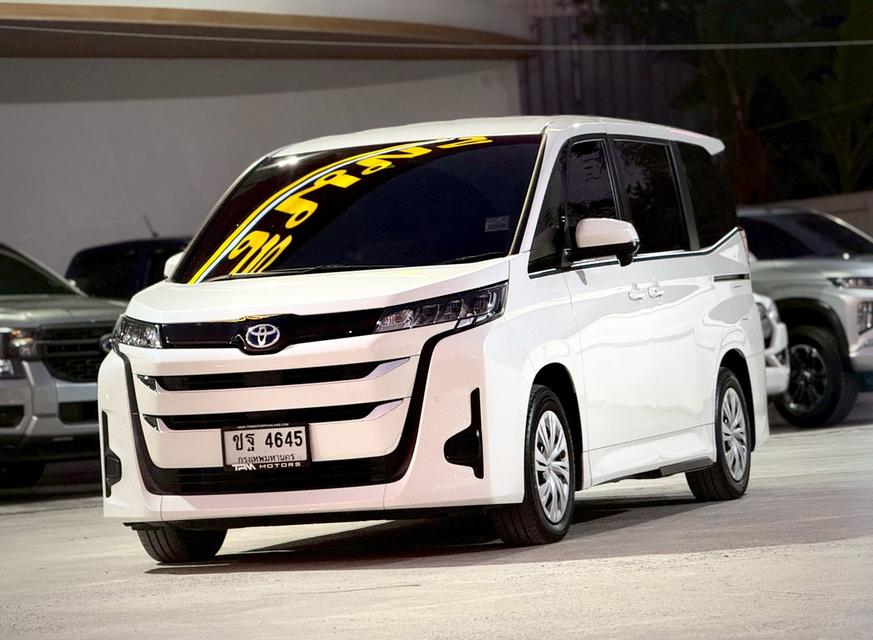 Toyota Noah 1.8Hyrid ปี25