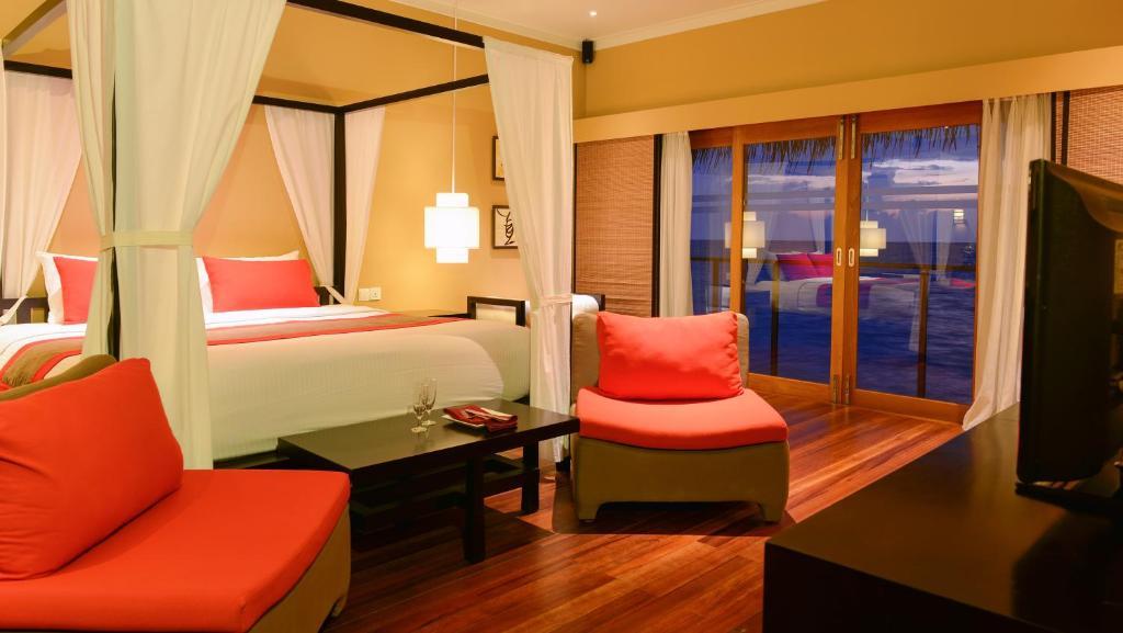 ADAARAN HUDHURAN FUSHI MALDIVES พักกลางน้ำ 3 วัน 2คืน เริ่มต้น 25,900 บาทต่อท่าน 2