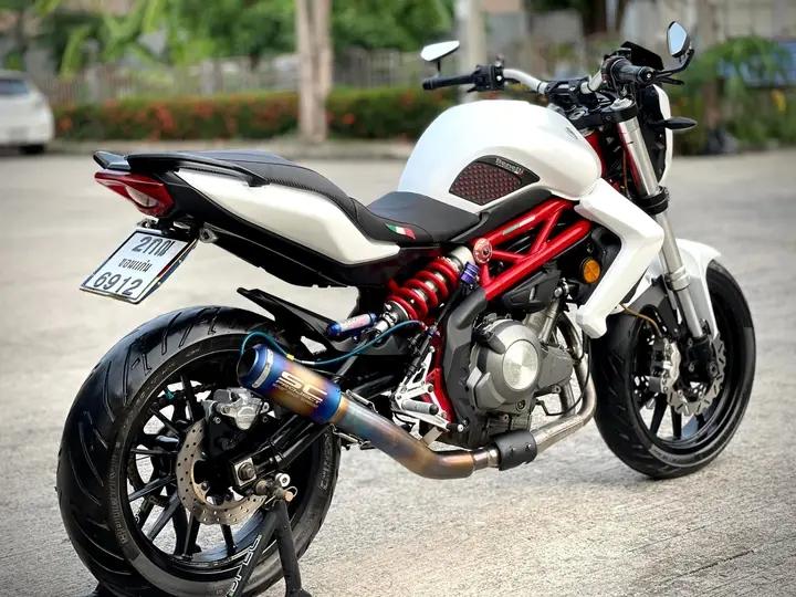 มอเตอร์ไซค์ราคาเบาๆ Benelli TNT 300 4