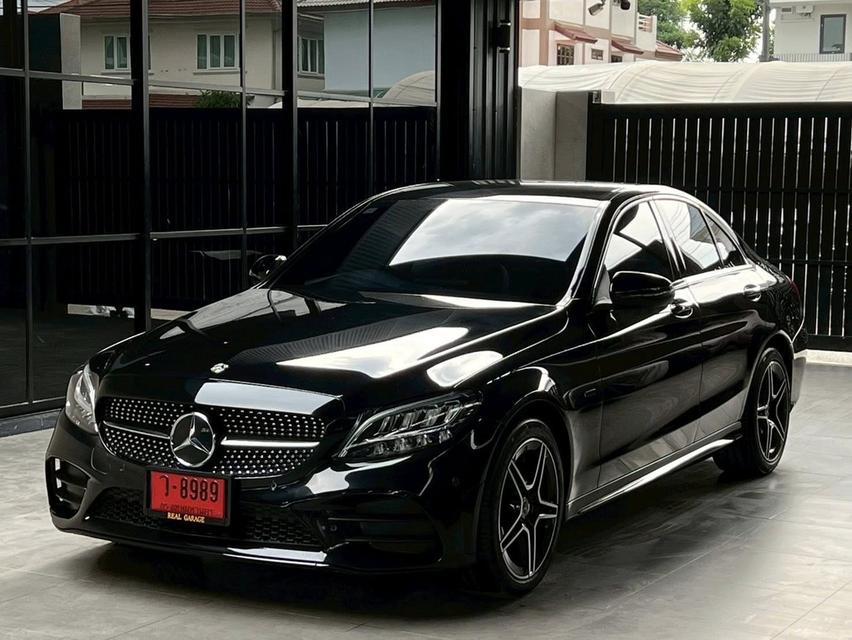 Mercedes-Benz C300e AMG Dynamic Sedan