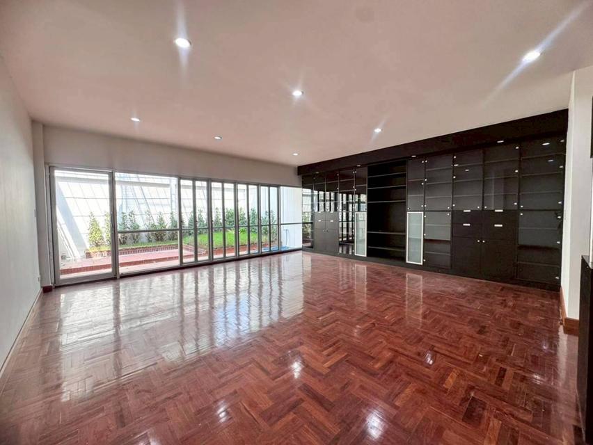 ให้เช่าทาวน์เฮ้าส์ 7 ชั้น ย่านสยาม บรรทัดทอง พร้อมอยู่ (N.1989) 5