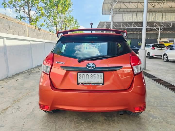 Toyota Yaris สีส้ม 9