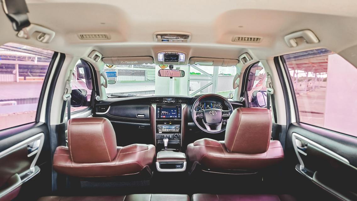 TOYOTA FORTUNER 2.4V 4WD A/T ปี 2018 รูปที่ 12