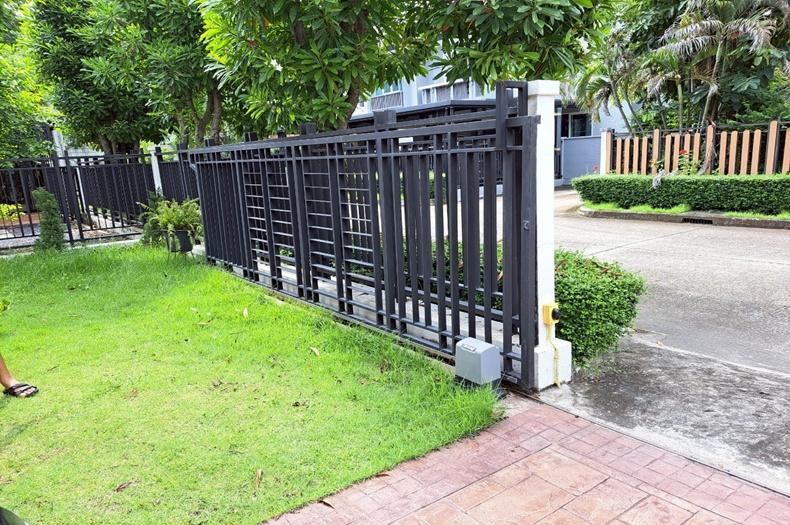 บ้านเดี่ยว เดอะเซนโทร วัชรพล-สุขาภิบาล 5 (The Centro Watcharapol) สุขาภิบาล 5 เนื้อที่ 60 ตร.ว (สุขาภิบาล 5 ซอย 76) ใกล้ไปรษณีย์ไทยสายไหม เขตสายไหม 2