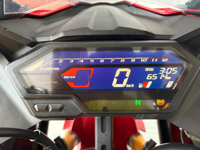 CBR150R ABS ผ่อนได้ ไม่ต้องค้ำ มีประกัน มีเก็บปลายทาง เอกสารครบ สภาพใสกริ๊บ ชุดสีไร้ริ้วรอย เครื่องเดิม วิ่ง6000 ปลายปี66