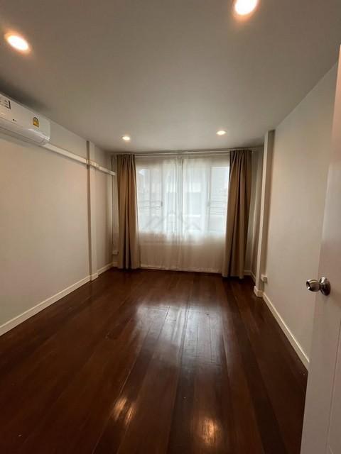 ให้เช่าโฮมออฟฟิศ 2 ชั้น 150 ตร.ม. ซอยพัฒนาการ 23 รีโนเวทใหม่ ใกล้เอกมัย-ทองหล่อ 6