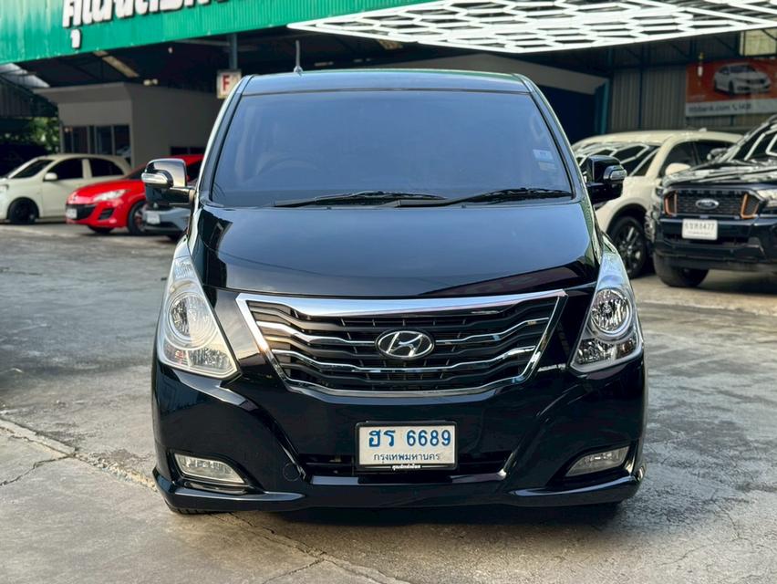 Hyundai H-1 รถสวยพร้อมใช้งาน