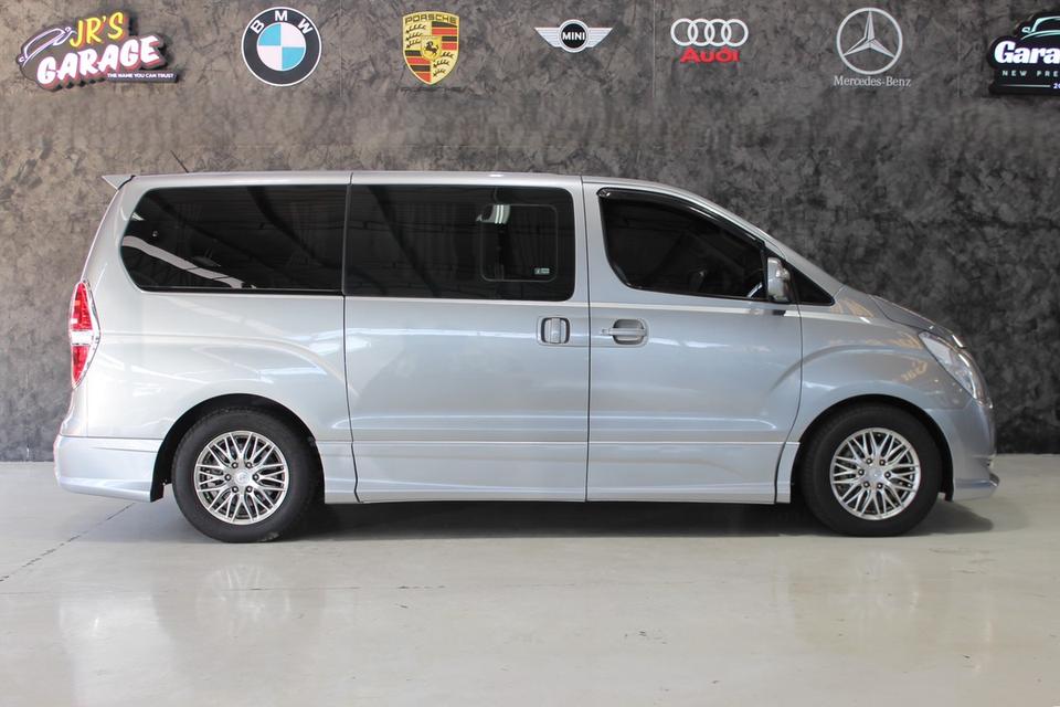 รหัสรถ JRS5060 Hyundai Grand Starex 2016 สีเทา 4