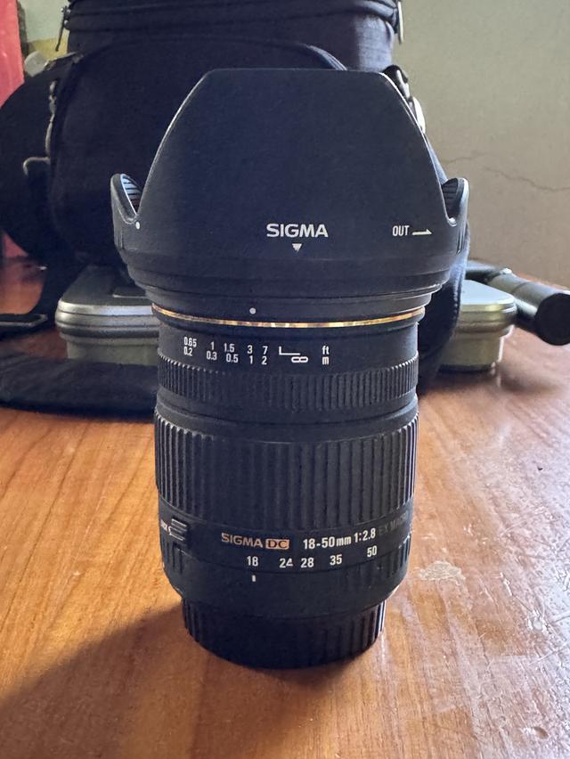 Sigma Lens 18-50 mm. F2.8 DC  for canon