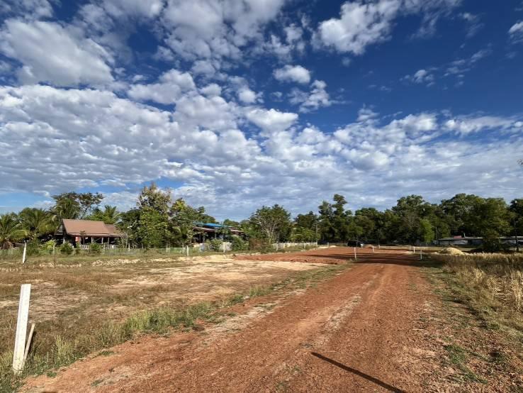 ขายที่ดินเปล่า ใกล้เทศบาลฮางโฮง อำเภอเมืองสกลนคร 3