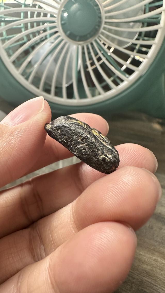 พระปิดตาเนื้อดิน หลังแบบ รูปที่ 3