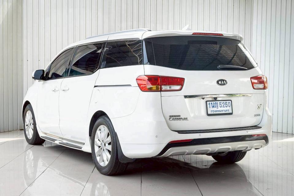 KIA GRAND CARNIVAL 2.2 EX ปี 2018 สีขาว โฉม ปี14-21 รูปที่ 8