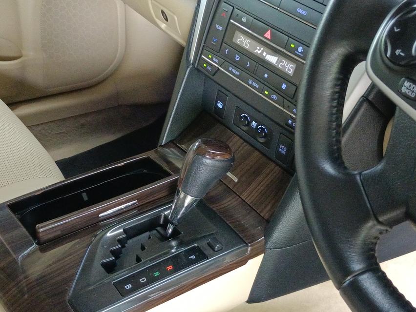 Toyota Camry 2.5HV DVD ปี2016 20