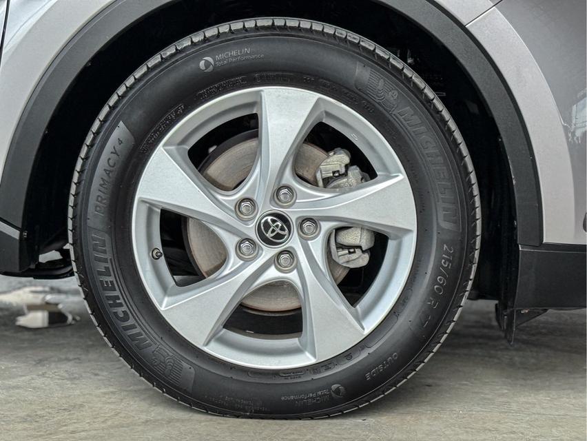 รหัสรถ WRT567 2018 TOYOTA CHR, 1.8 HV Mid 17