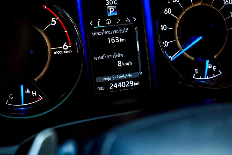 รหัสรถ CBL3595 TOYOTA FORTUNER 2.4 V AT 2017 16