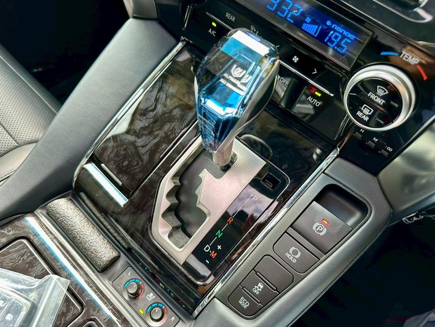 ขาย Toyota Alphard 2.5SC ปี23 12