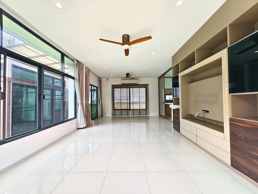 ขาย บ้านเดี่ยว หลังมุม ทิศเหนือ เศรษฐสิริ อ่อนนุช-ศรีนครินทร์ ฟรีค่าใช้จ่ายวันโอน 5ห้องนอน 5ห้องน้ำ 5 นาทีถึงมอเตอร์เวย์ 78.1 ตร.ว. มีเรือนรับรอง
