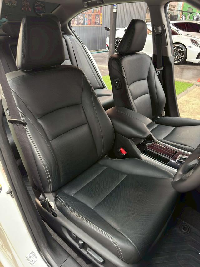 HONDA ACCORD 2.0 EL ปี 2018 12