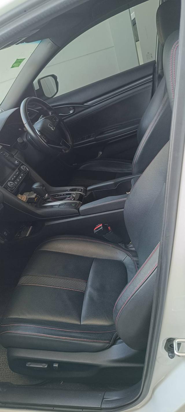 ขาย Honda Civic Hatchback 1.5 Turbo RS (ตัวท็อป) รูปที่ 8
