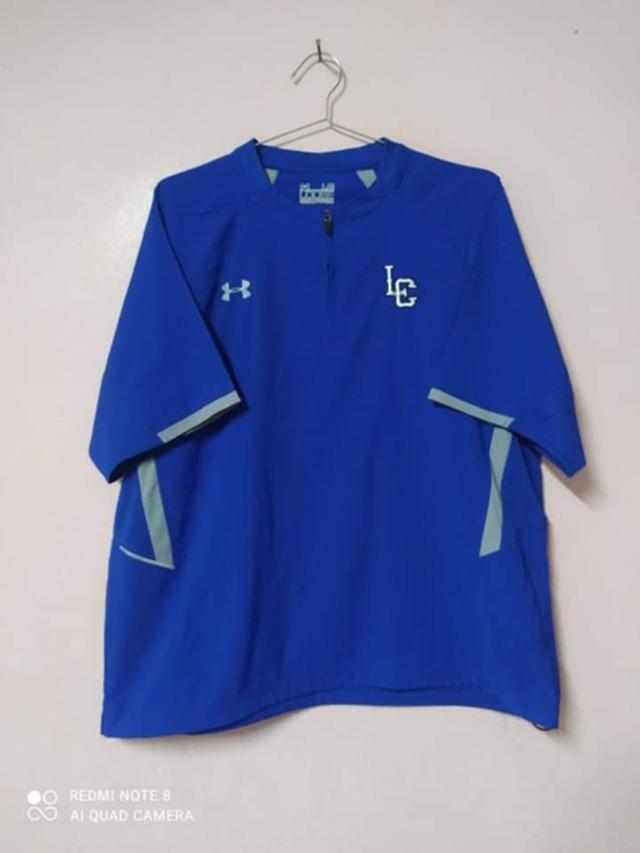 เสื้อ กีฬา แบรนด์ดัง Under Armour สภาพเหมือนใหม่