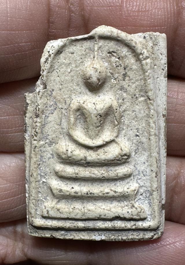 พระสมเด็จพิมพ์ใหญ่ เนื้อบิ่นกระเทาะ เก่าเดิม