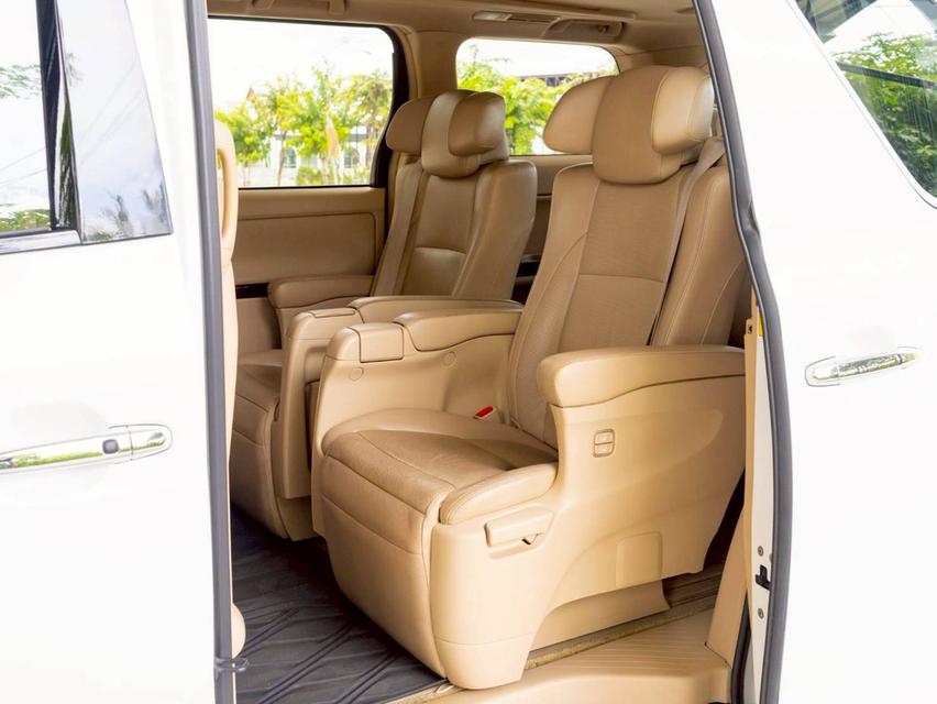 Toyota Alphard 2.4 Hybrid E-Four 2013 9