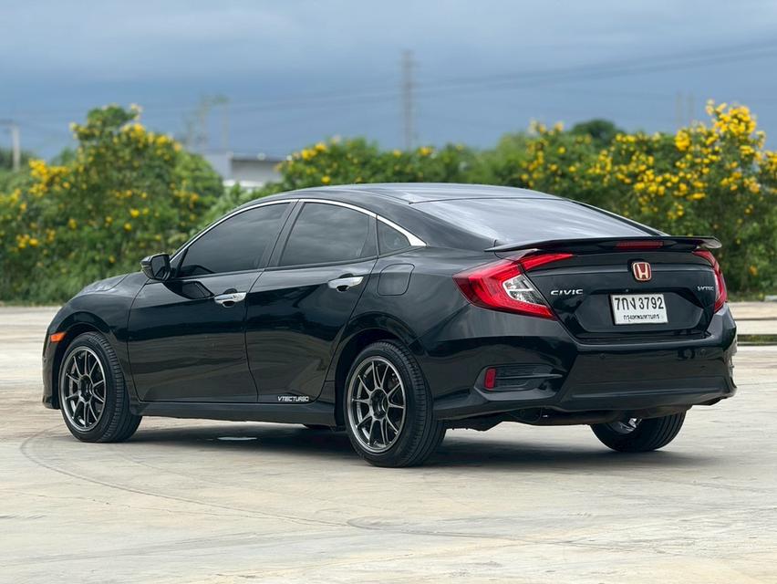 Honda Civic FC 1.8 EL CVT   2018 สีดำ  ออโต้  4