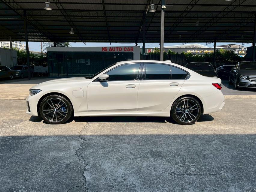 BMW 330e 2.0 M Sport รถปี 2020 จดทะเบียน ปี 2022