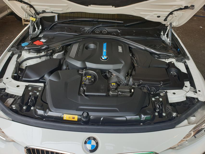BMW 330e Luxury - F30 สีขาว เบาะน้ำตาล ปี2016/2017 รถจดทะเบียนปี 2560 ไมล์ 51,xxx km. เจ้าของขายเอง 5