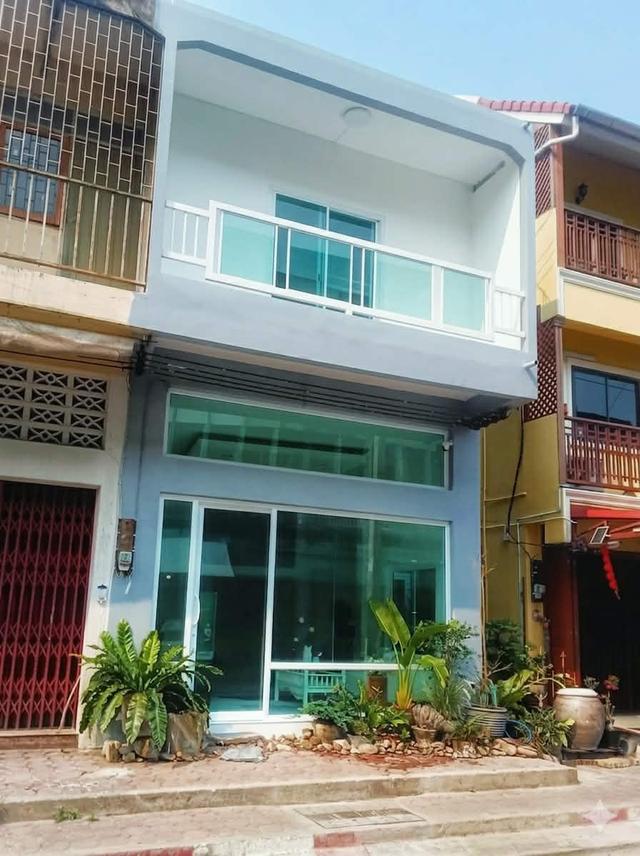 อาคารพาณิชย์ 2.5 ชั้น ทำเลทอง 1