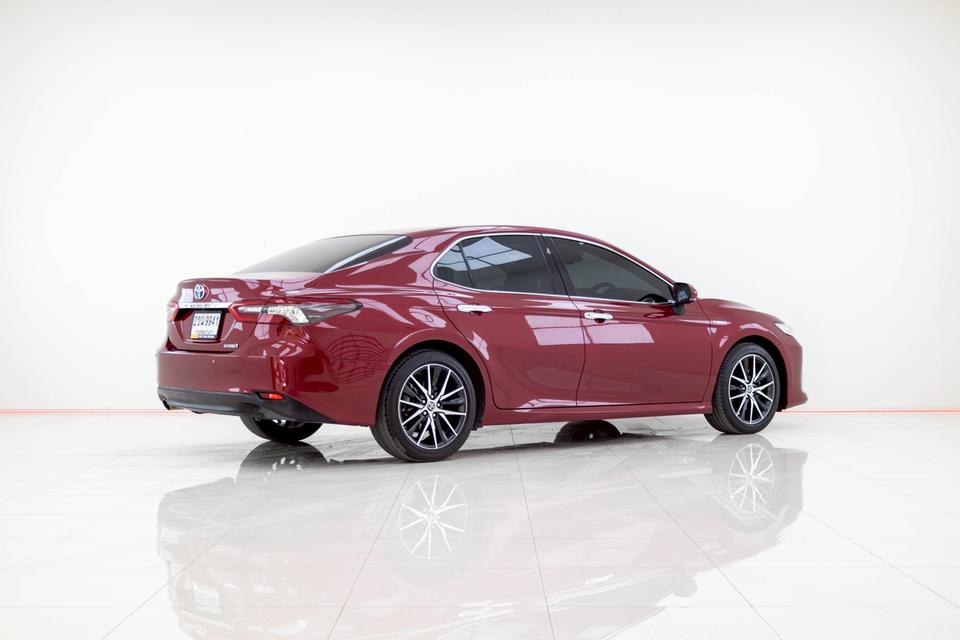 TOYOTA CAMRY 2.5 HEV PREMIUM LUXURY ปี2022 สีแดง รูปย่อยที่ 3