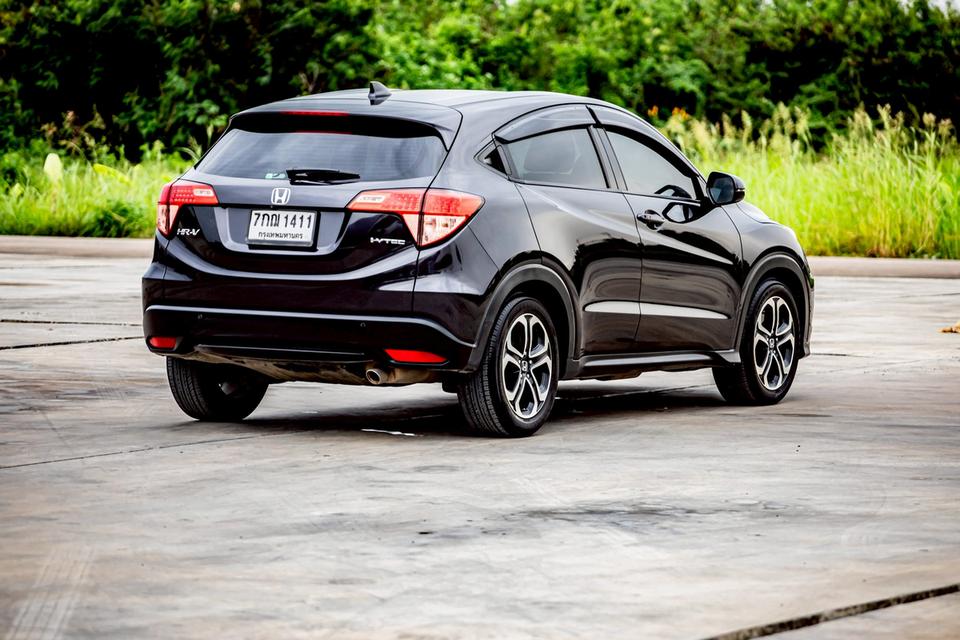 Honda Hrv 1.8E limited ปี 2017 มือเดียวป้ายแดง เบาะไฟฟ้า สีเทา  5