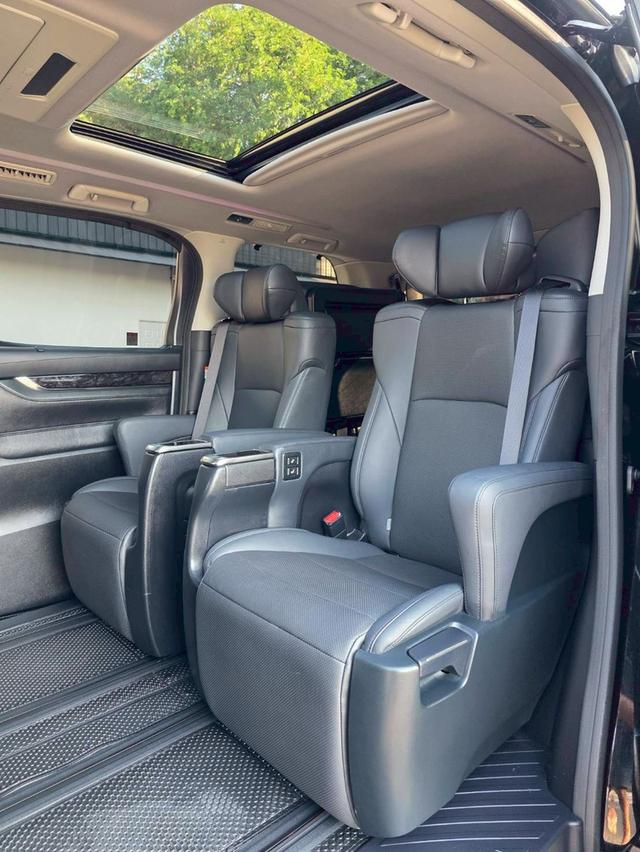 Toyota ALPHARD 2.5SC PACKAGE สีดำ ปี 2023 ไมล์ 50,000 กม. 10