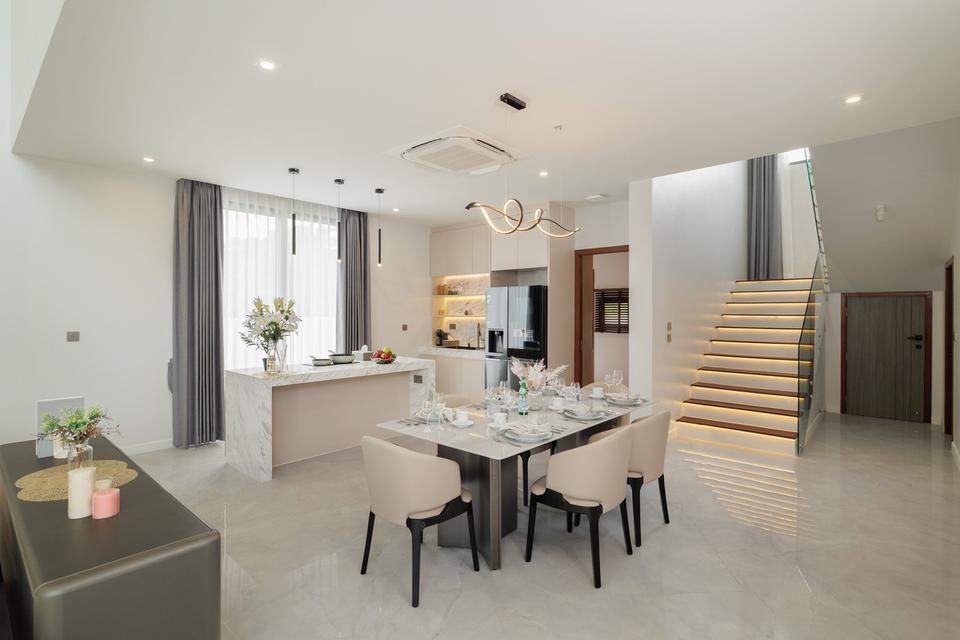 🏡 ขาย Pool Villa 2 ชั้น 🏊‍♂️ 4 ห้องนอน 🛏️ 5 ห้องน้ำ 🚿 พร้อมสระว่ายน้ำในตัว ✨ ราคา 19.9 ล้านบาท 💰🔥 จองเลย 9