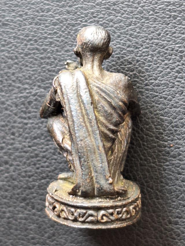 รูปหล่อหลวงพ่อคูณ ปริสุทโธ รูปที่ 4